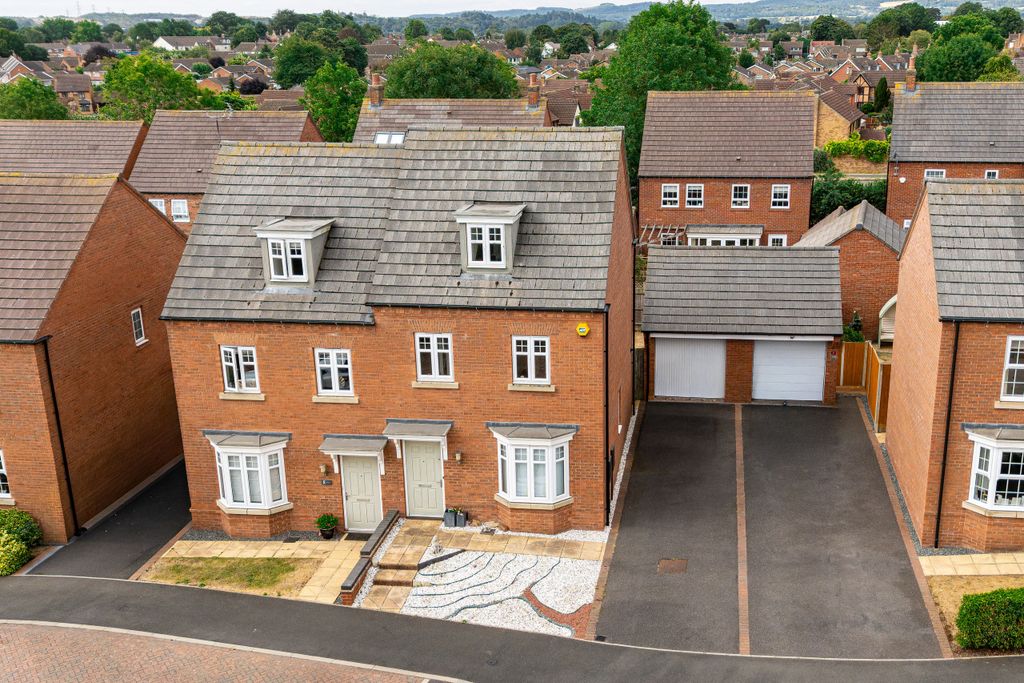 Property photo 1 of 21 2