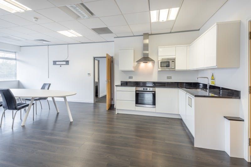 Property photo 3 of 27 Vb5112346_A1184_16_CALA_Homes_Tilford_House_Farnham_800x534.Jpg