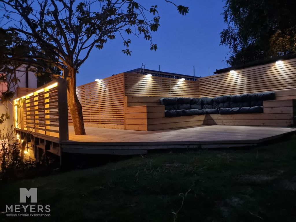 Property photo 2 of 25