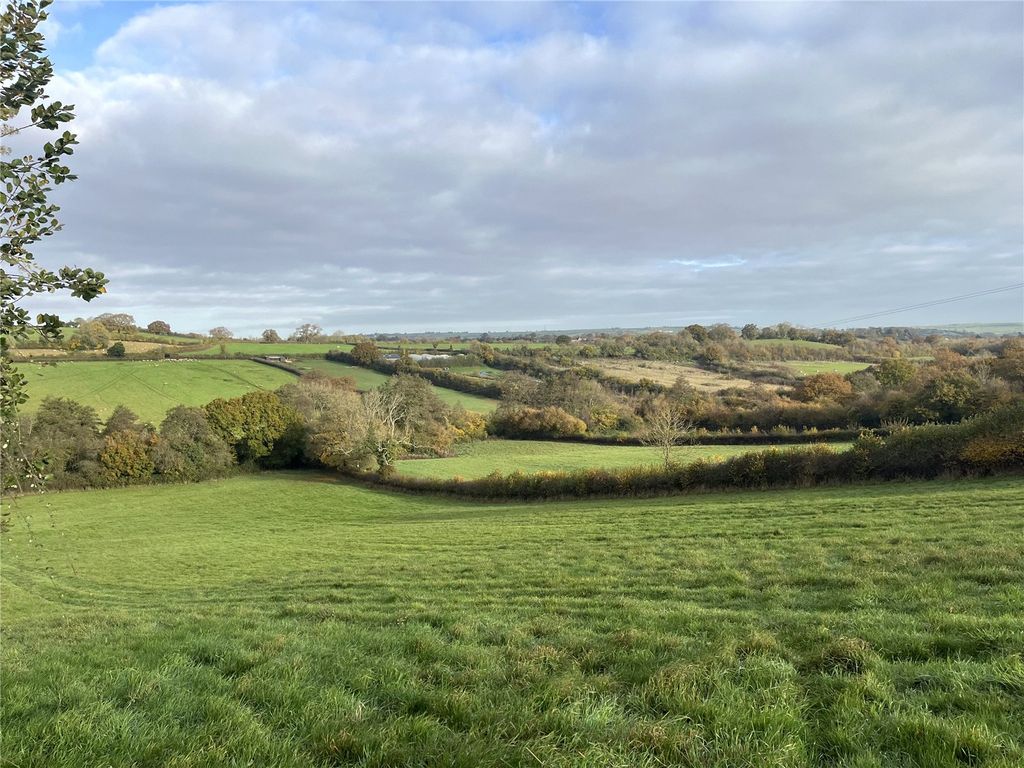 Property photo 2 of 12 Picture No. 01