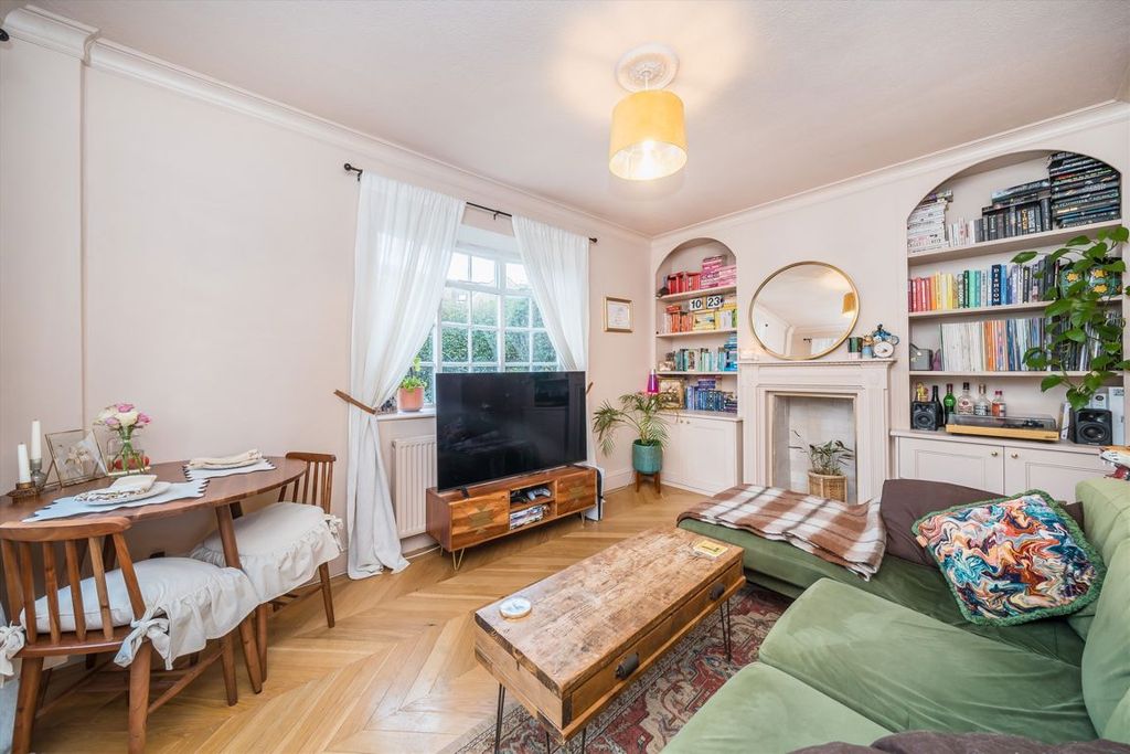 Property photo 2 of 8