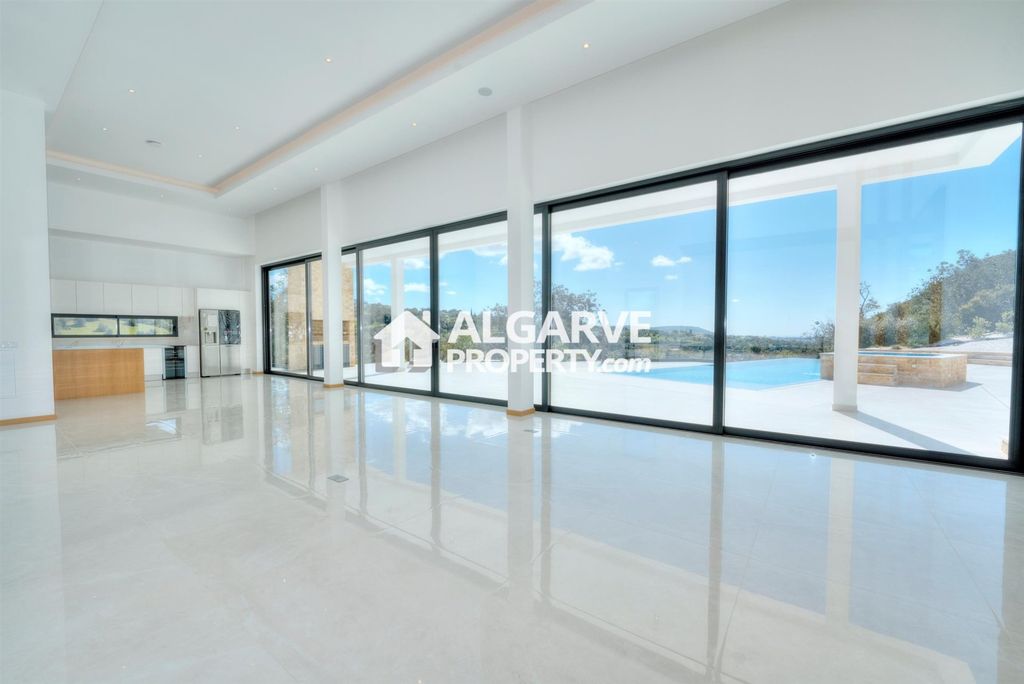 Property photo 2 of 53