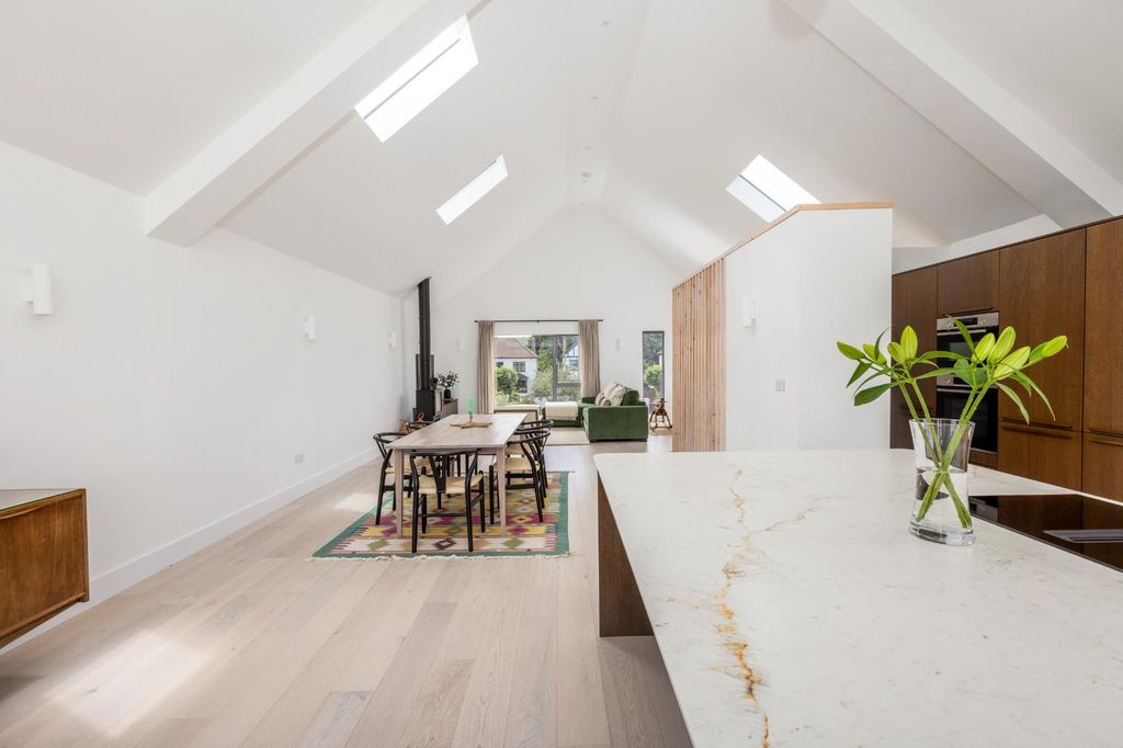 Property photo 1 of 49 47 The Avenue, Bs21-43.Jpg