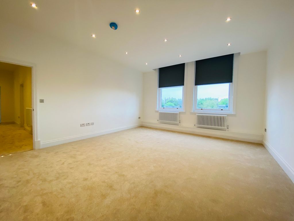 Property photo 3 of 7 Living Room