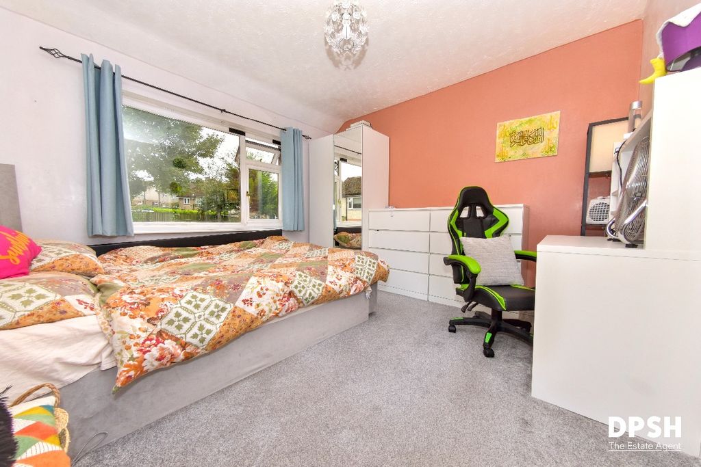 Property photo 2 of 26