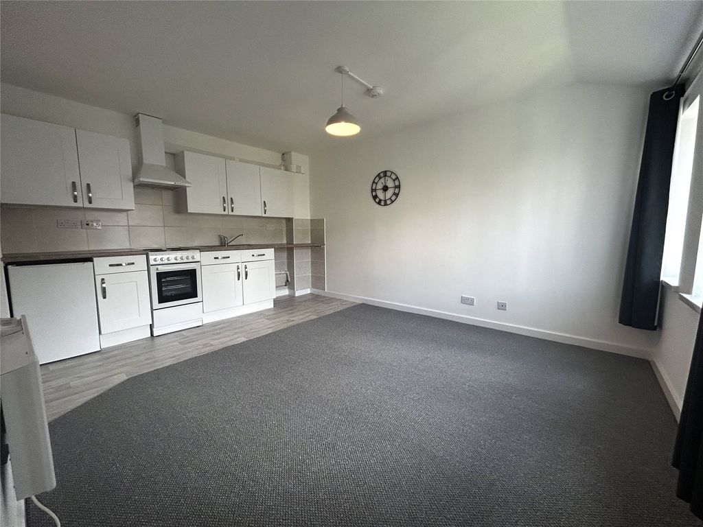 Property photo 2 of 6 Picture No. 18