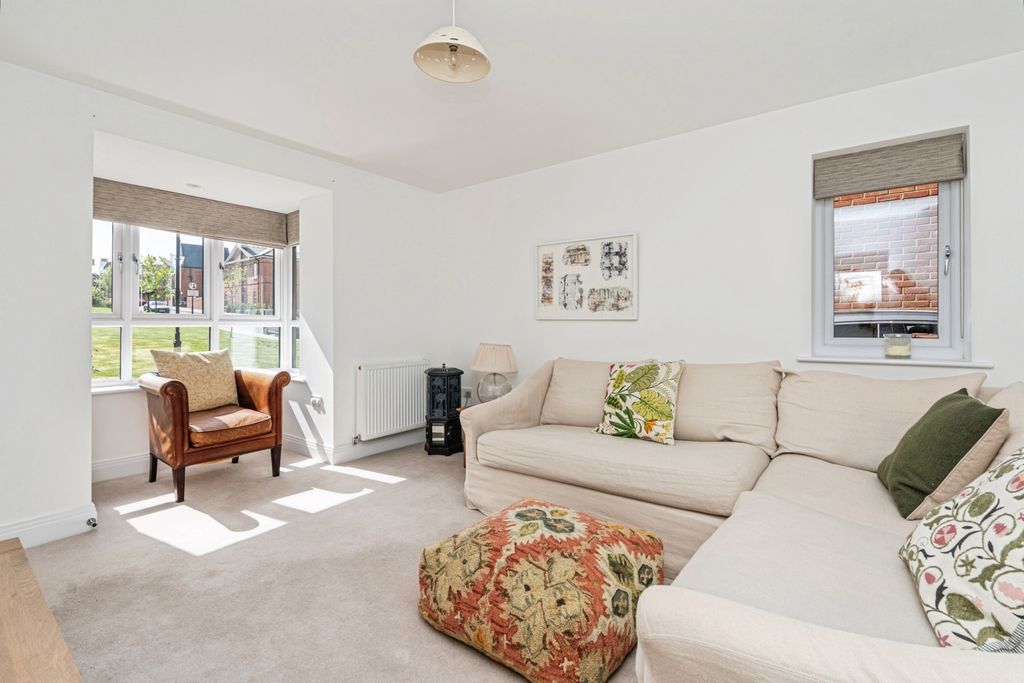 Property photo 3 of 20 Pbox-Img.Jpg