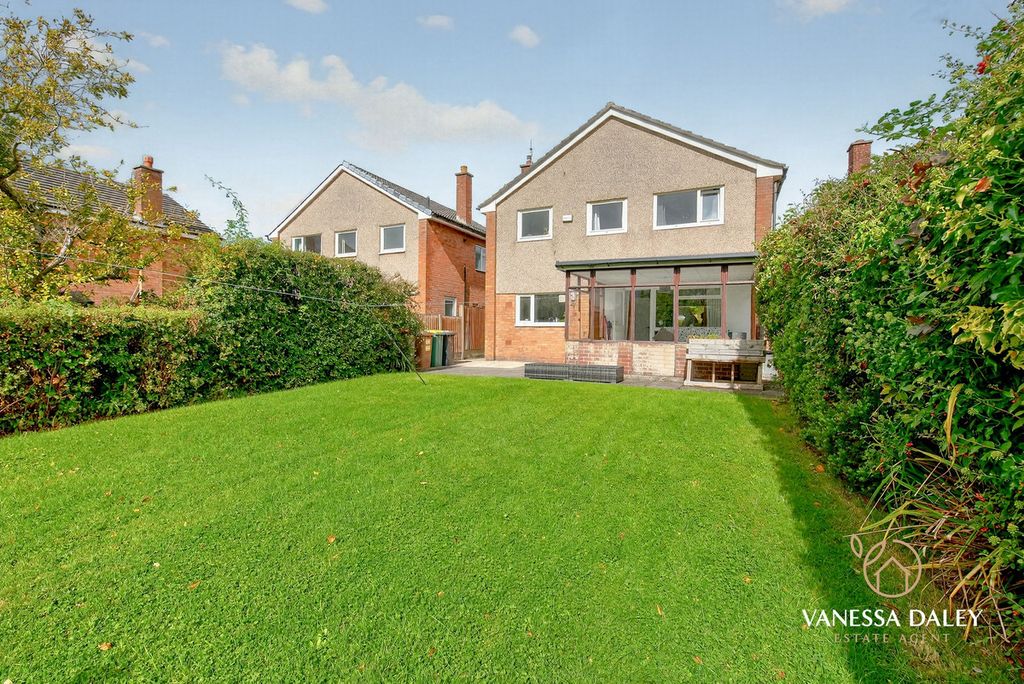 Property photo 1 of 33