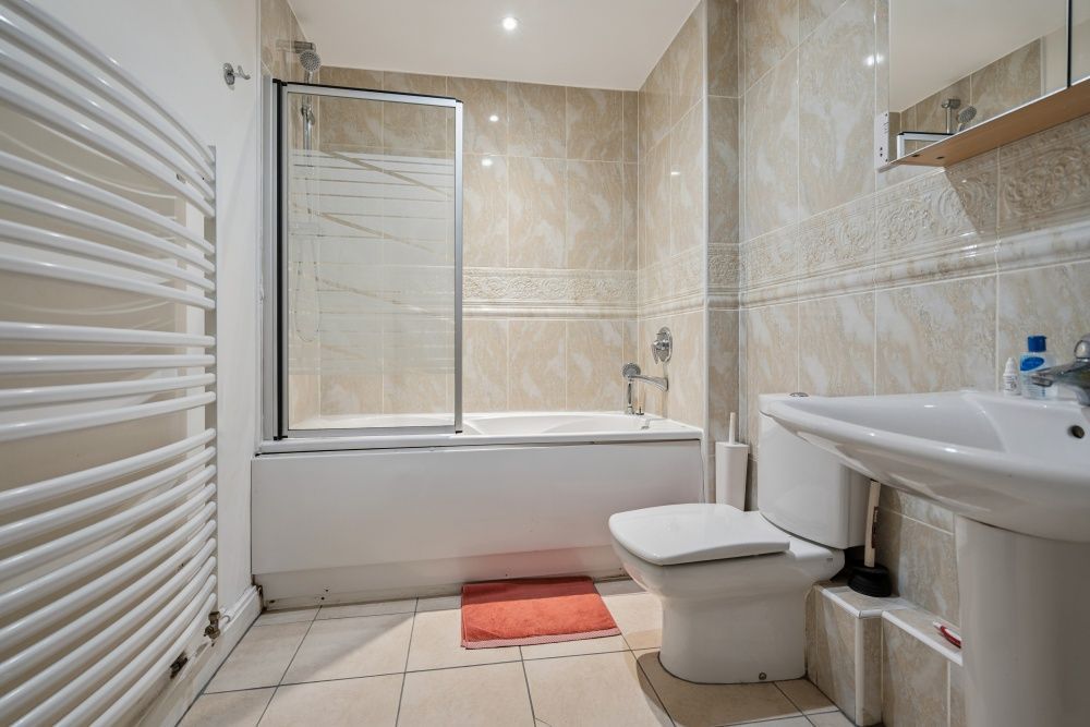 Additional image 8 of 2 bed flat for saleEastcote Road, Pinner HA5