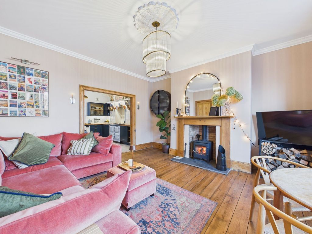 Property photo 2 of 25