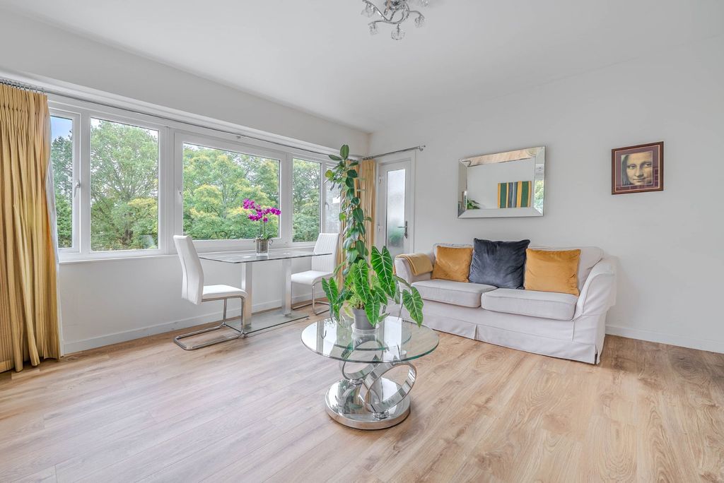 Property photo 3 of 10 Picture No. 11