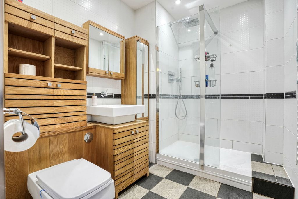 Additional image 13 of 3 bed flat for saleWoodward Place, Loughton Lodge, Milton Keynes MK8