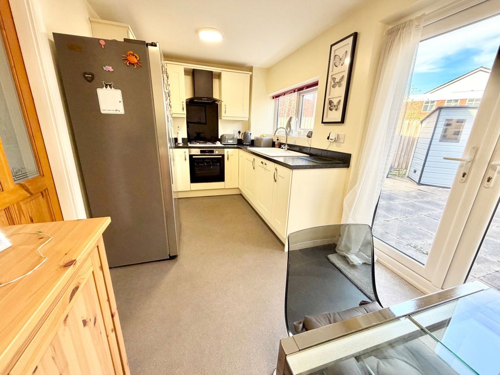 Property photo 2 of 25