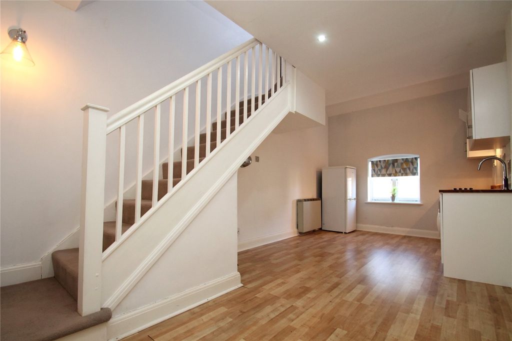 Property photo 3 of 8 Open Plan