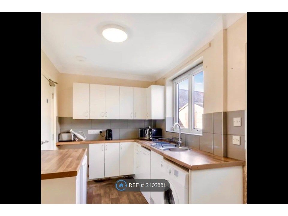 Property photo 3 of 27