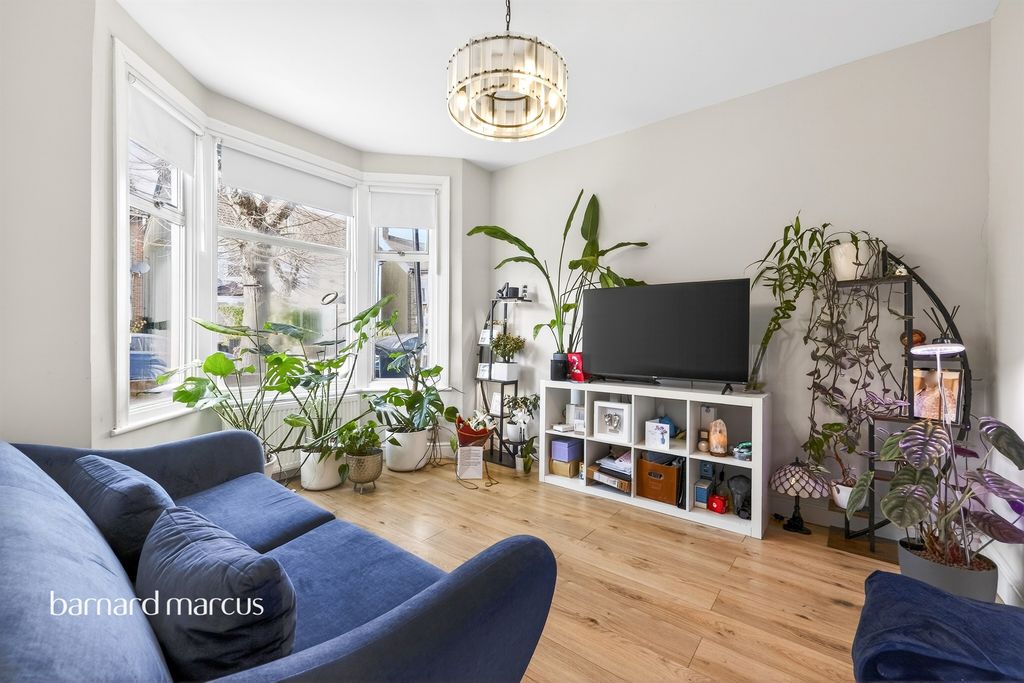 Property photo 2 of 23