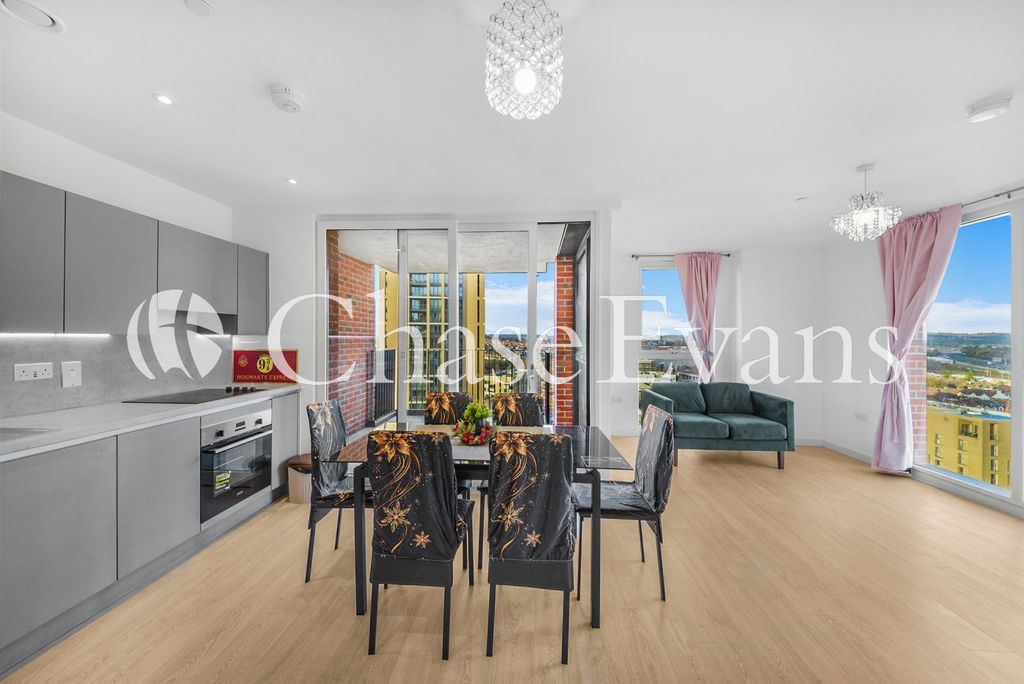 Property photo 1 of 18 Living Area