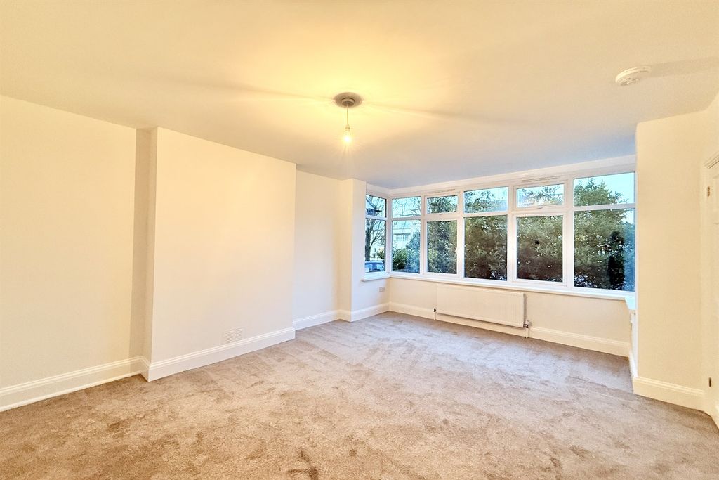 Property photo 1 of 7 (Main)