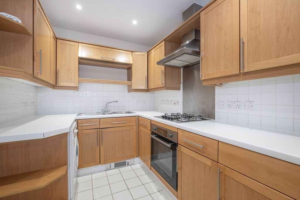 Property photo 3 of 7 Kitchen