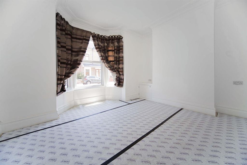 Property photo 2 of 29