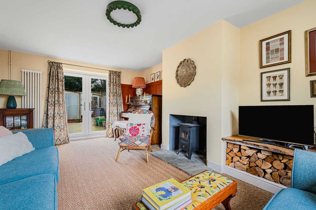 Property photo 3 of 25