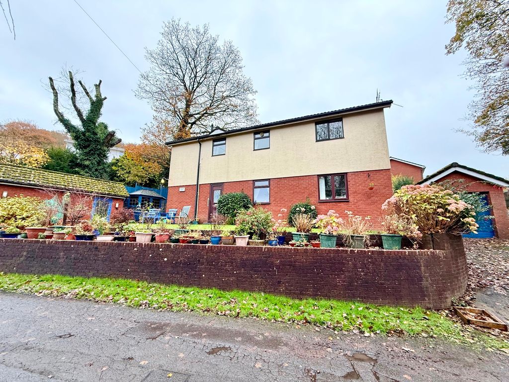 Property photo 3 of 22