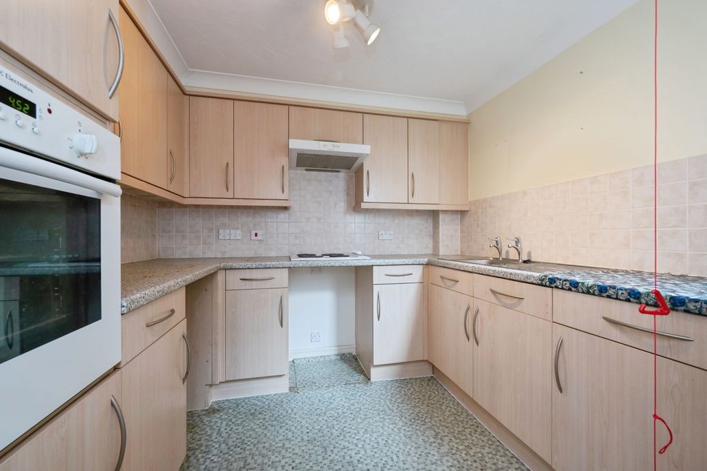 Property photo 2 of 20 Kitchen