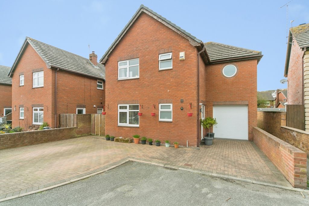 Property photo 1 of 22 Front