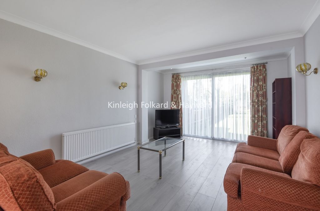 Property photo 3 of 10 Picture 3