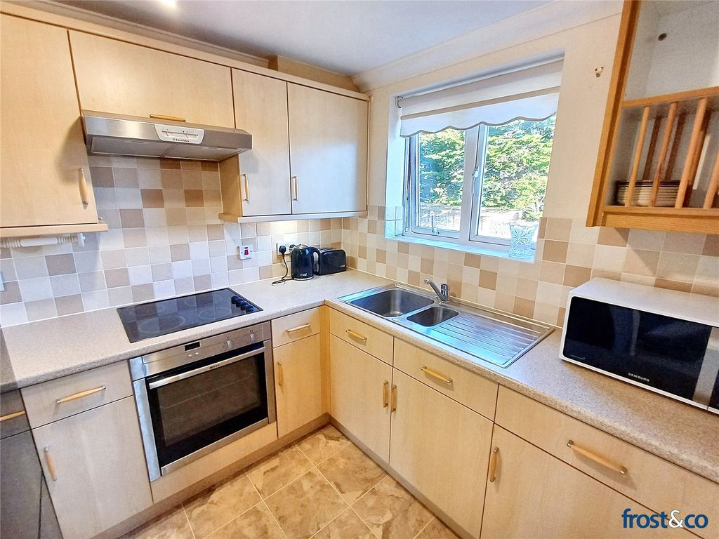 Property photo 3 of 16 Kitchen