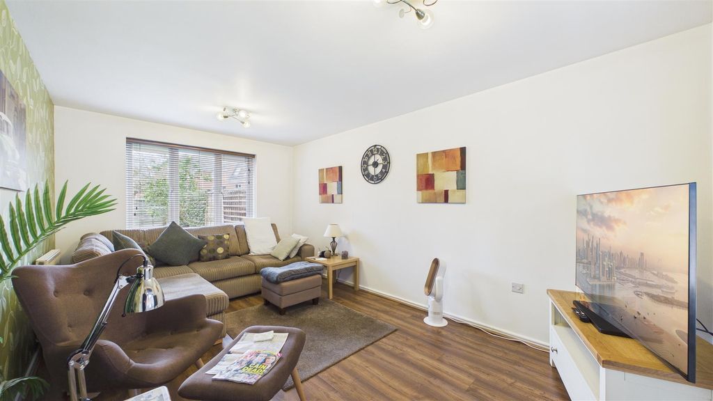 Property photo 3 of 17 Cam05101G0-Pr0146-Still007.Jpg