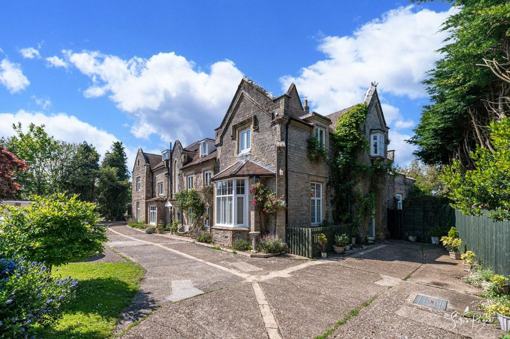 Property photo 1 of 28 5 Buckland Grange