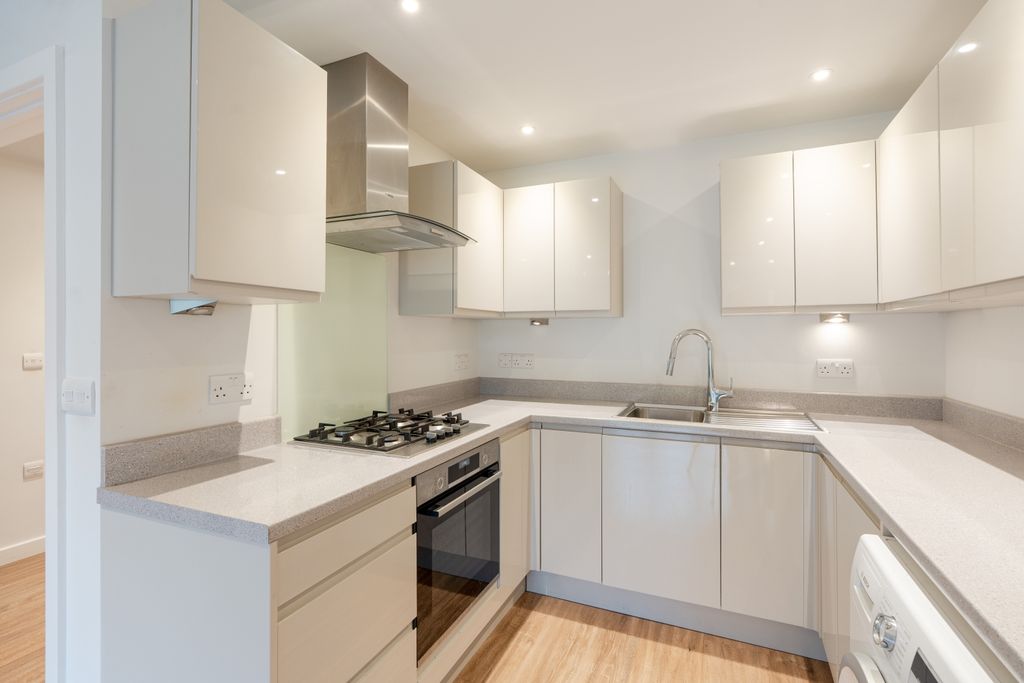 Property photo 1 of 9 Kitchen