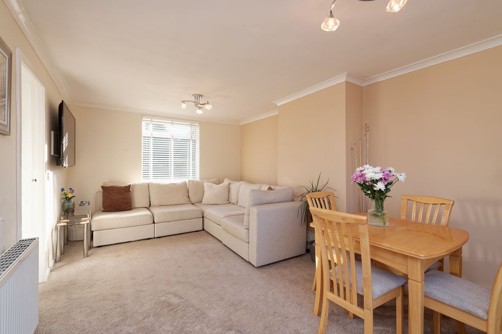 Property photo 3 of 11 Property Image 3