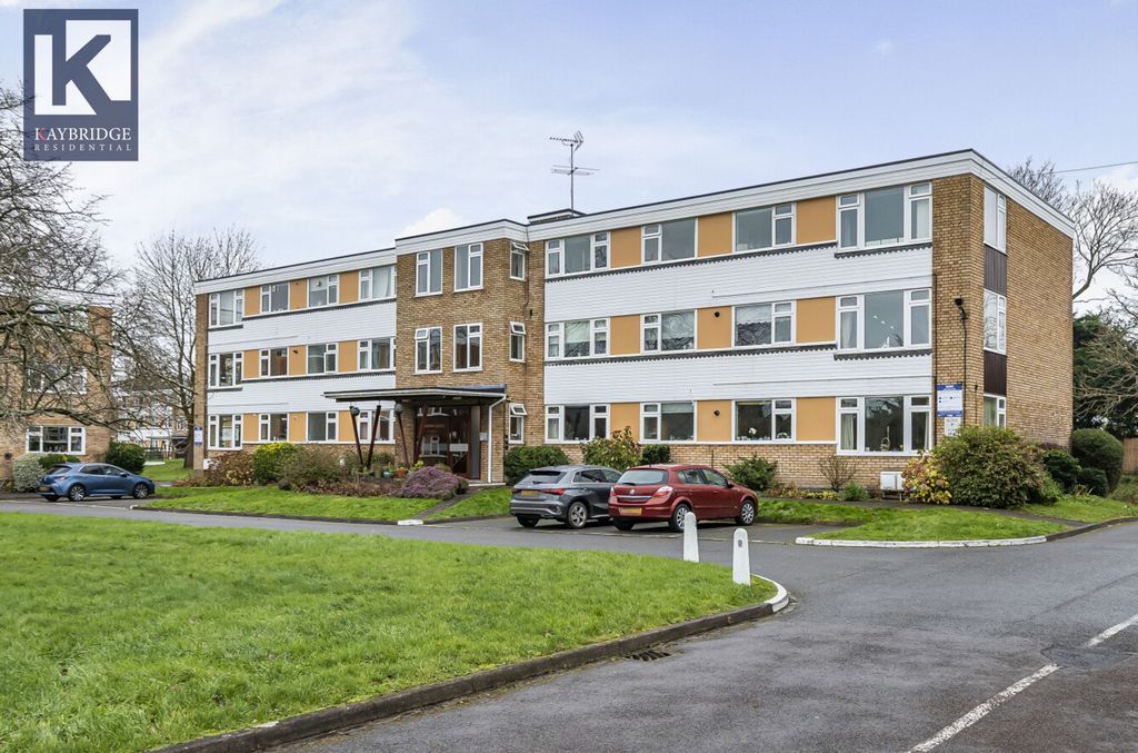 Property photo 1 of 12 Sandown Lodge