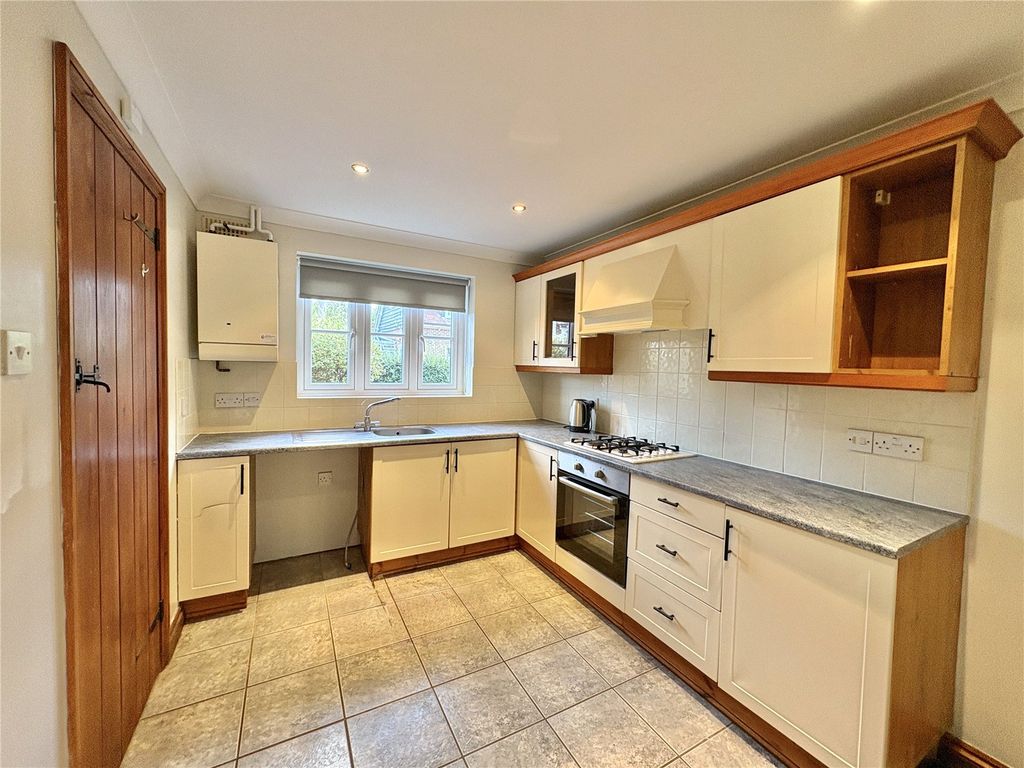 Property photo 2 of 9 Picture No. 10