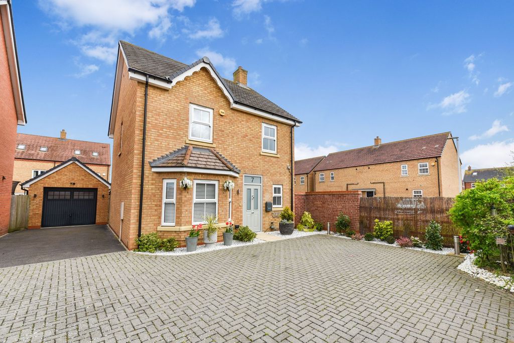 Property photo 1 of 23