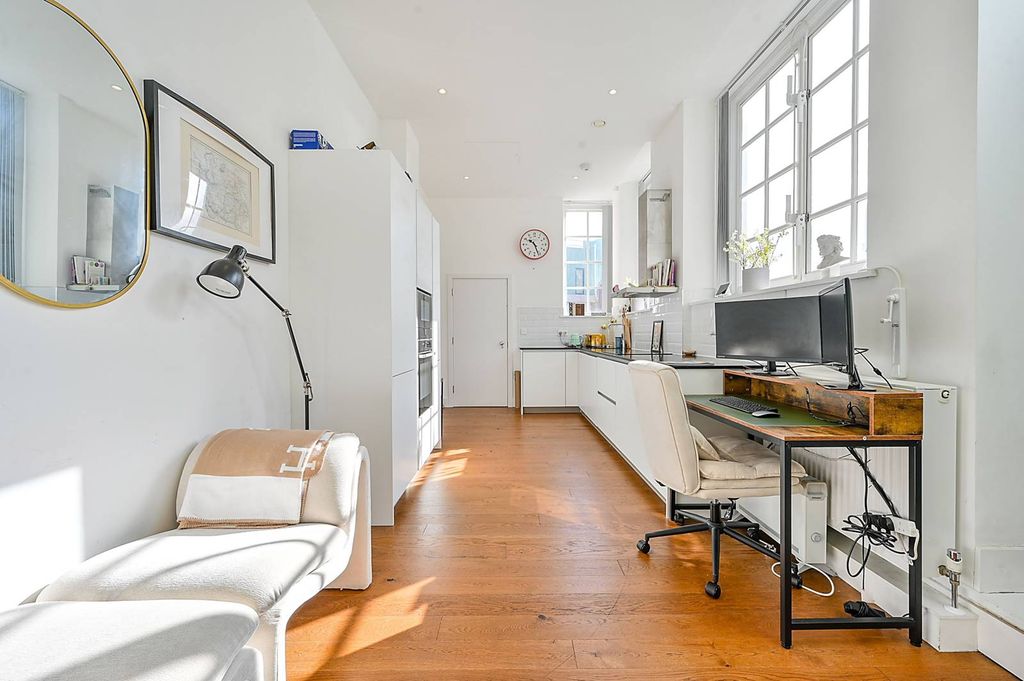 Property photo 2 of 7