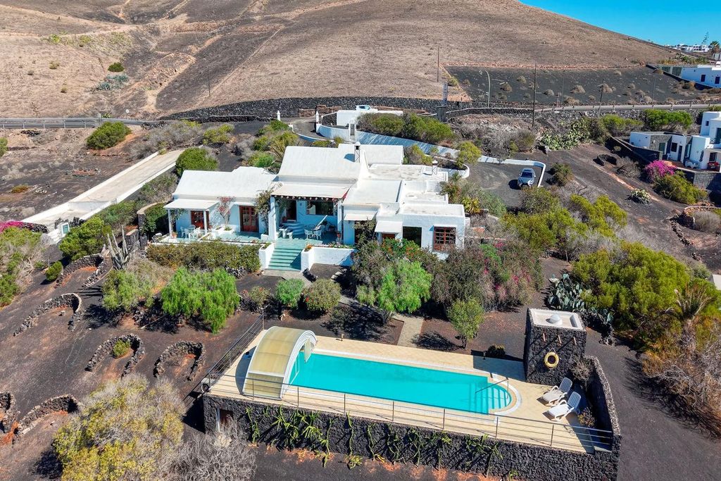 Property photo 3 of 50