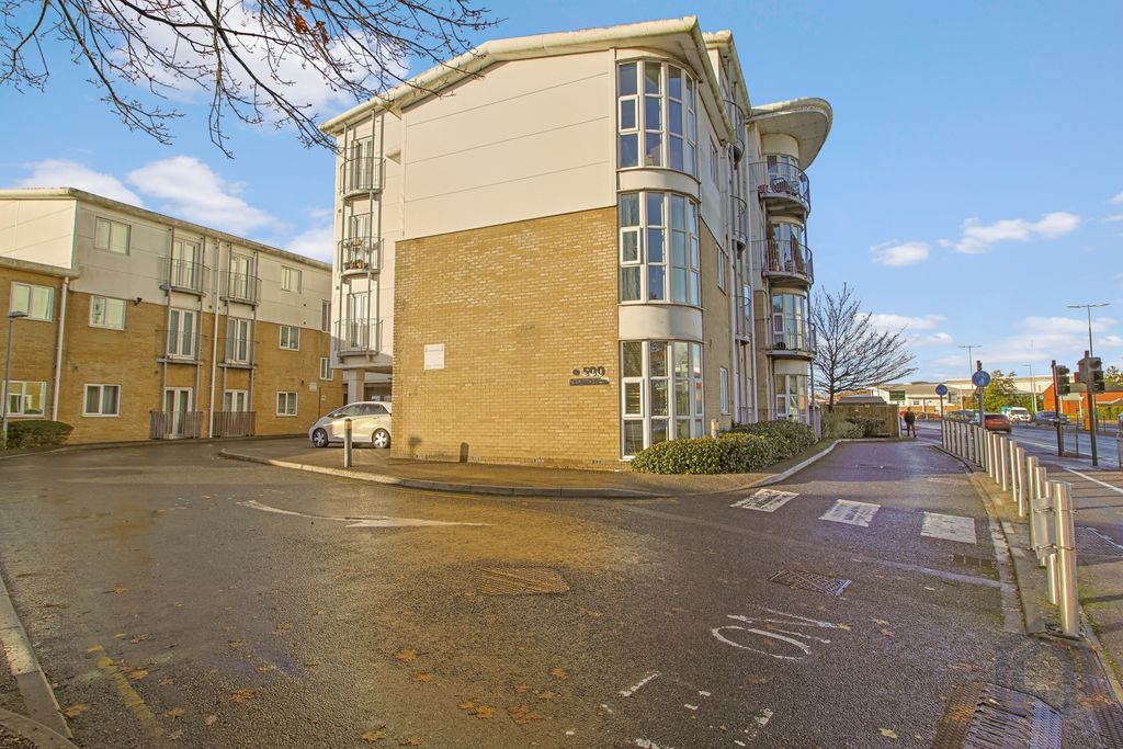 Property photo 2 of 18