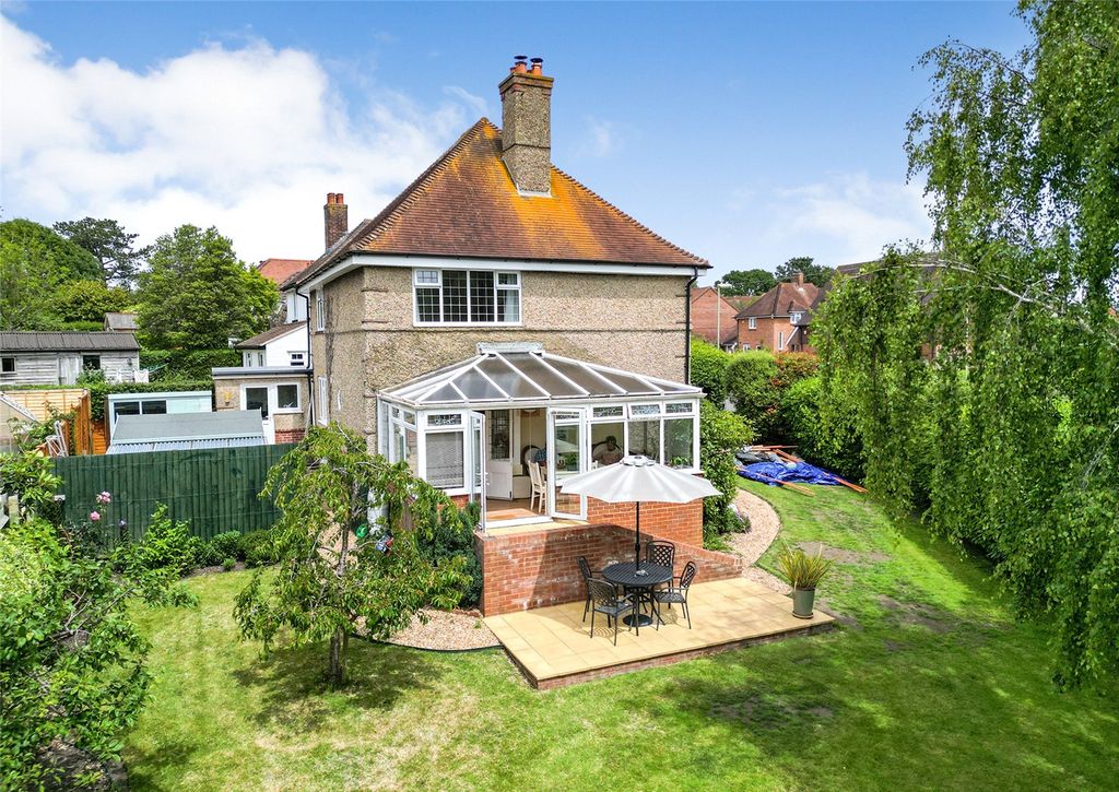 Property photo 1 of 24 Picture No. 04