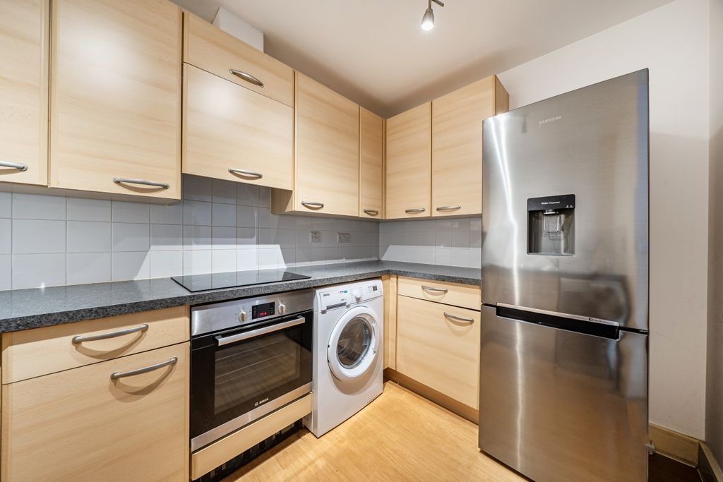 Property photo 1 of 18 1459385-3-6A05906...