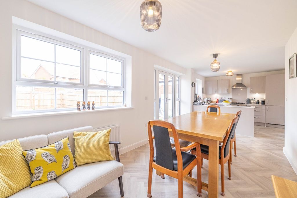 Property photo 3 of 18 Picture 3