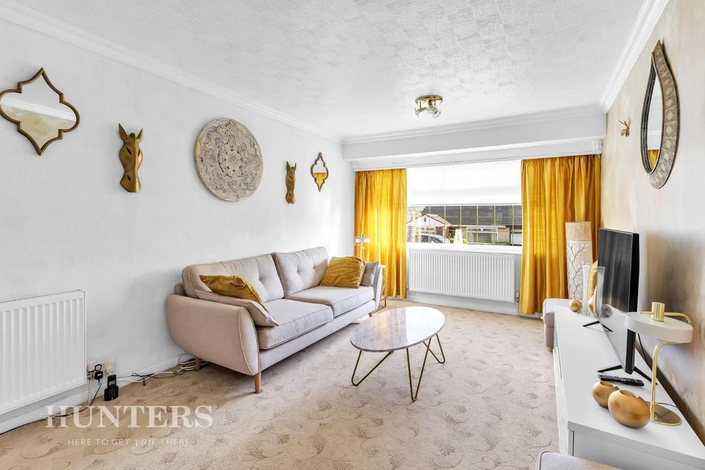 Property photo 3 of 21 2 Beaufort Drive (8).Jpg