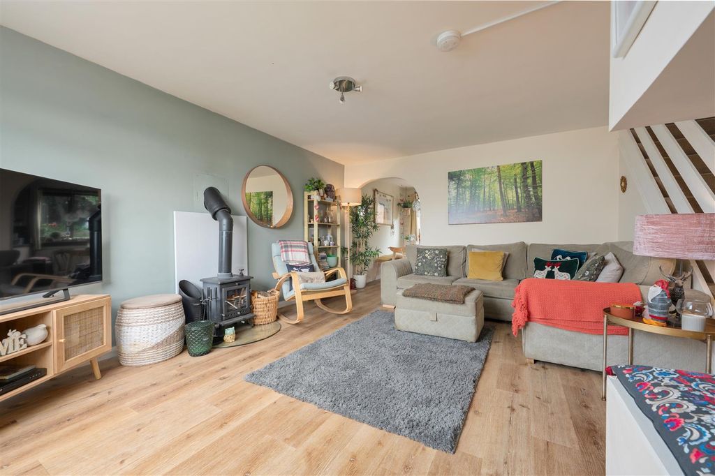 Property photo 3 of 28 71Struanplace005.Jpg