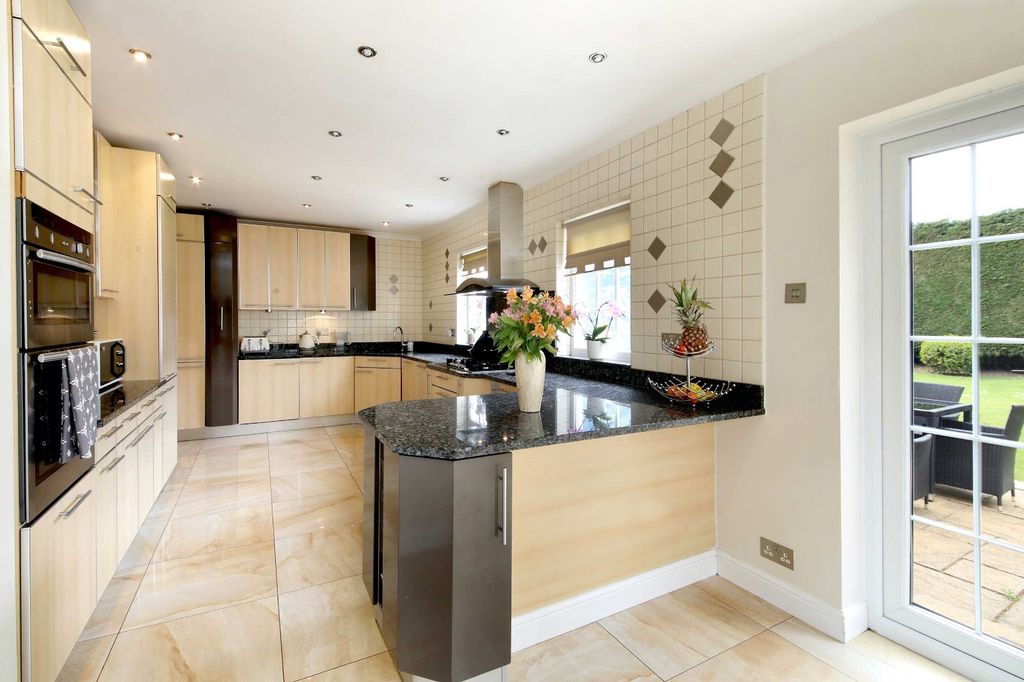 Property photo 2 of 22 Picture No. 58