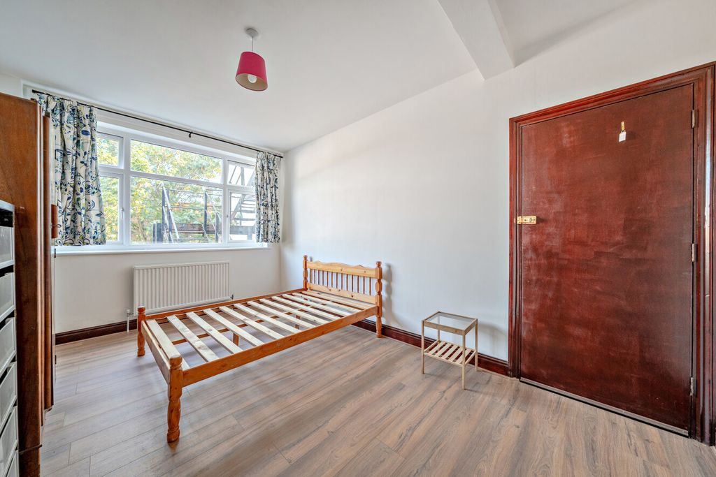 Property photo 3 of 7 1493706-6-6A5504B...