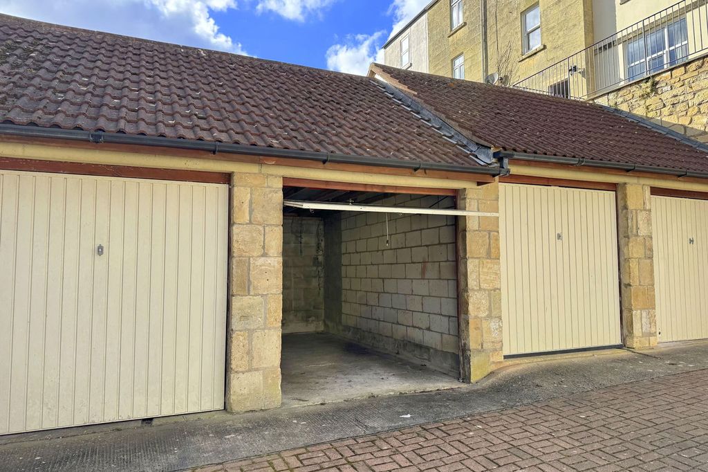 Property photo 3 of 22