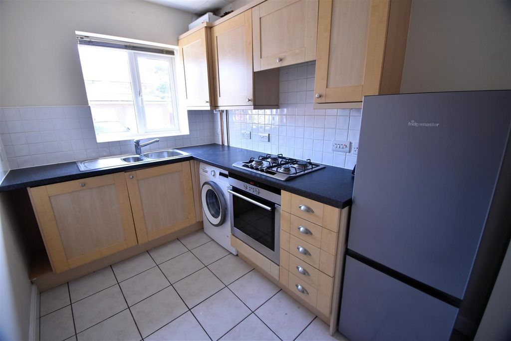 Property photo 2 of 8