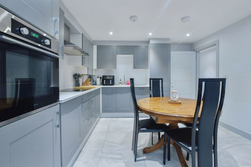 Property photo 3 of 16 Open Plan Living